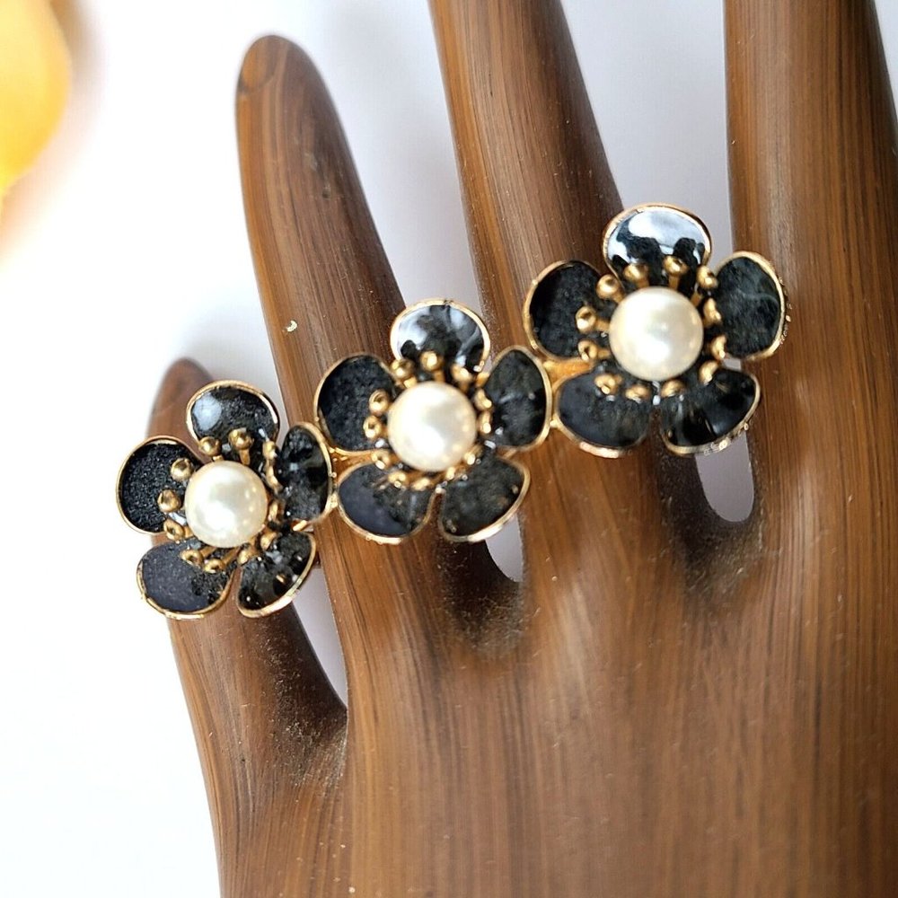 Double Ring Triple Black Cherry Blossom Faux Pearls Gold-Tone Size 7, 6 Flora
